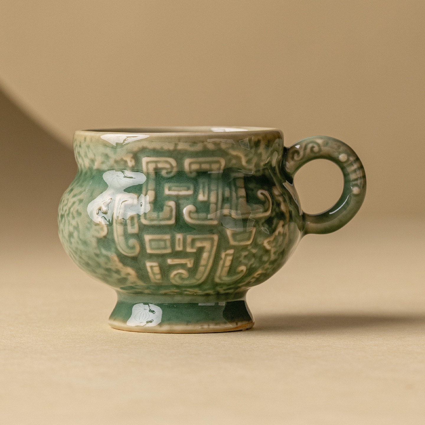 Nhà máy Yue Kiln Bộ trà men ngọc Thanh vần tròn bụng uống trà nhỏ tách trà cao cấp chủ nhân sáng tạo cốc trà đơn