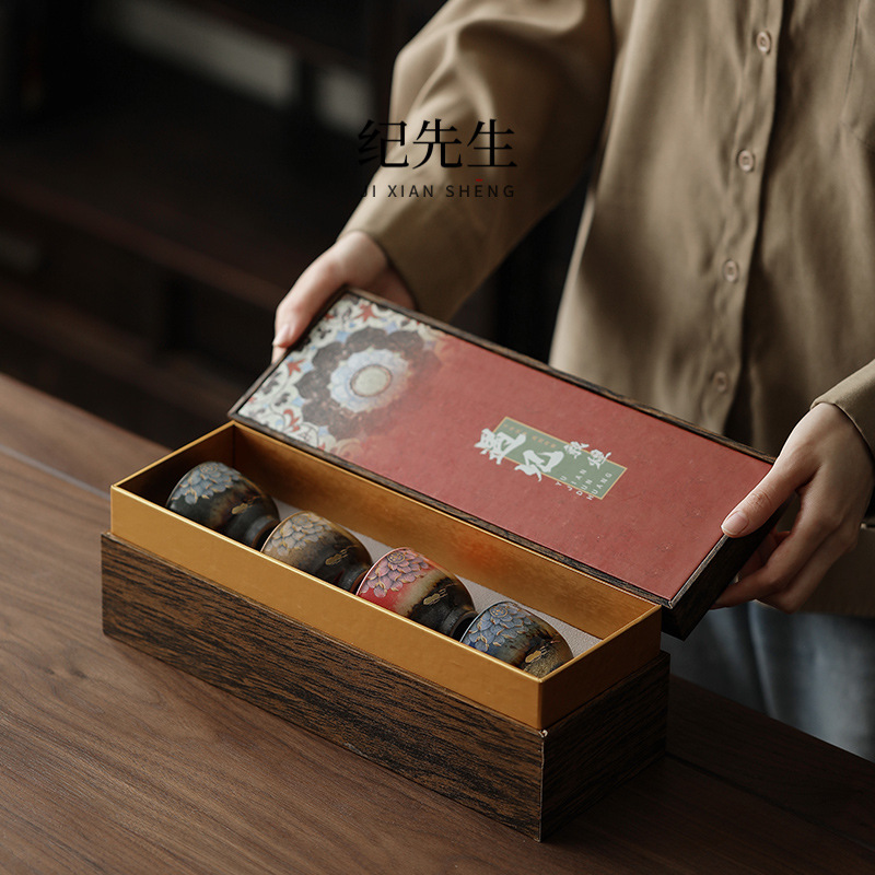 Bộ tách trà văn hóa và sáng tạo của Bảo tàng Cung điện