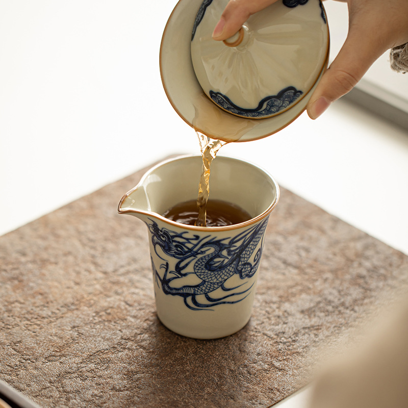 Cốc công bằng hình rồng màu xanh và trắng của Ru Kiln Cốc trà sứ Ru màu be Bộ trà Kung Fu gia dụng Dụng cụ tách trà