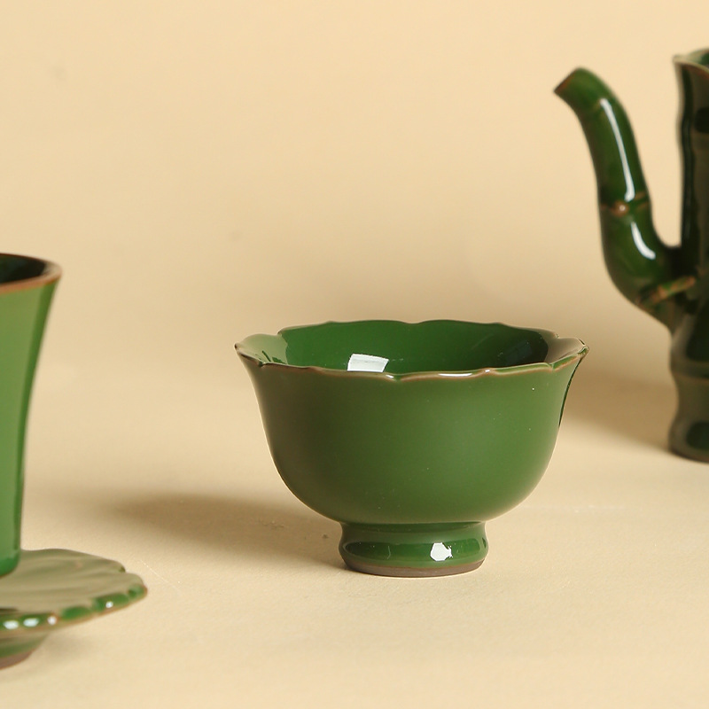 Zhuang Chuienlang màu xanh lá cây nhỏ cao chân khách cốc cánh hoa bộ trà tinh tế phụ nữ cốc chủ nhân cốc trà cốc uống nước màu xanh lá cây