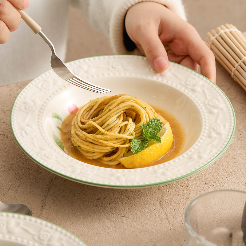 Đĩa sâu gốm sứ dâu dập nổi Đĩa mì Ý Đĩa cảm giác cao cấp Đĩa gia dụng Đĩa ăn sáng hình tròn Đĩa salad trái cây