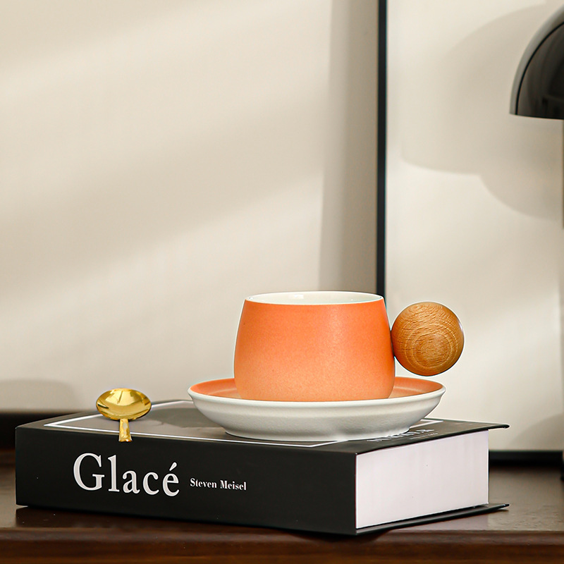 Cốc cà phê thích hợp sáng tạo cốc gốm có đĩa cốc nước đơn giản giá trị cao bộ quà tặng văn phòng cặp đôi