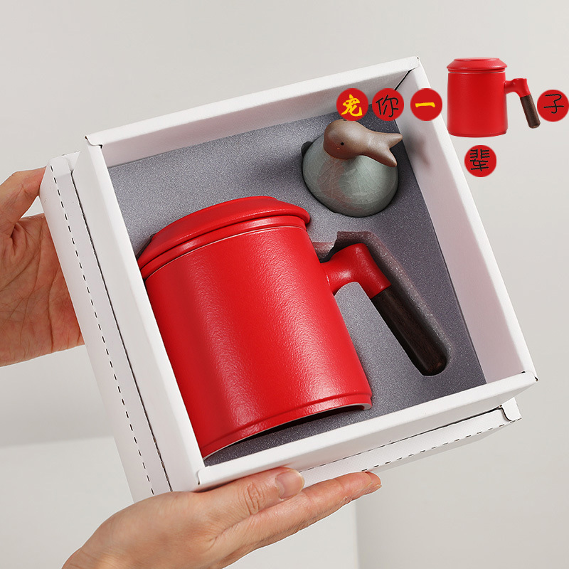 Quà tặng sáng tạo Cốc nước gốm sứ cá nhân Cốc có vách ngăn trà Cốc gốm thô Khắc chữ Cặp đôi Cốc pha trà Nhà sản xuất