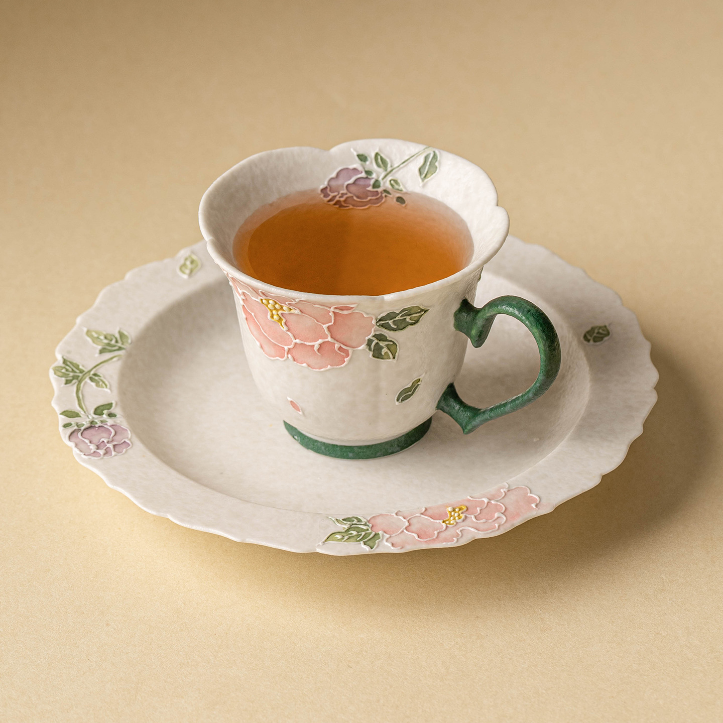 Cốc uống trà màu trắng mỏ đá cực chất cốc trà màu đỏ hoa mẫu đơn chạm khắc cốc trà chiều nữ cao cấp cốc uống nước gốm sứ tinh tế