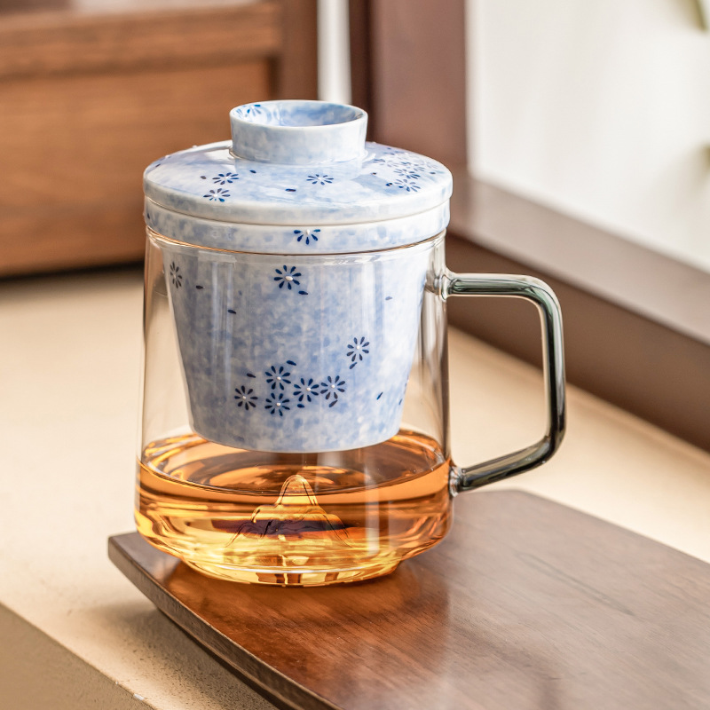Cốc mug hoa cúc xanh có nắp, cốc tách trà có giá trị cao, cốc thủy tinh vẽ tay tinh tế, cốc pha trà
