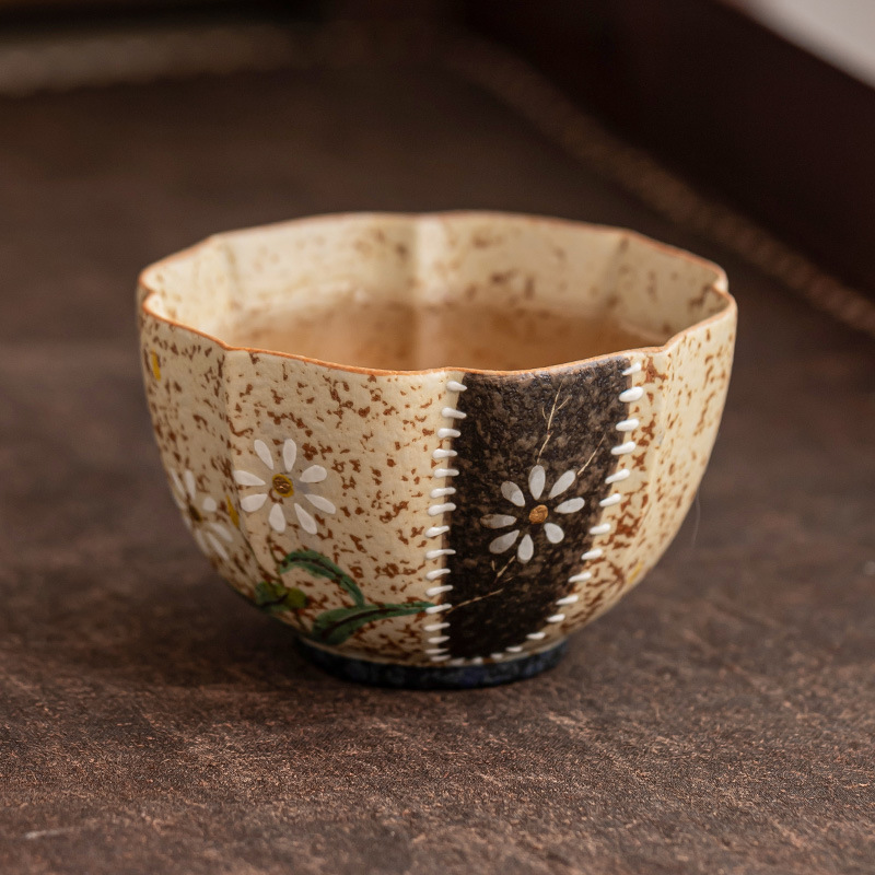 Cốc trà cổ cốc chủ nhân màu đỏ đá lửa trắng sơn vàng vẽ tay hoa cúc nhỏ cánh sen cốc trà gia dụng dung tích lớn