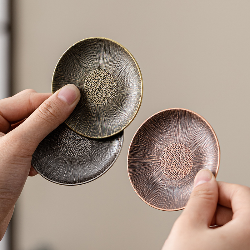 Đế cốc nhỏ bằng đồng cổ kiểu Trung Quốc đế cốc trà cách nhiệt hợp kim làm Đĩa trà cũ Phụ Kiện Bộ trà Kung Fu có kệ đựng đồ