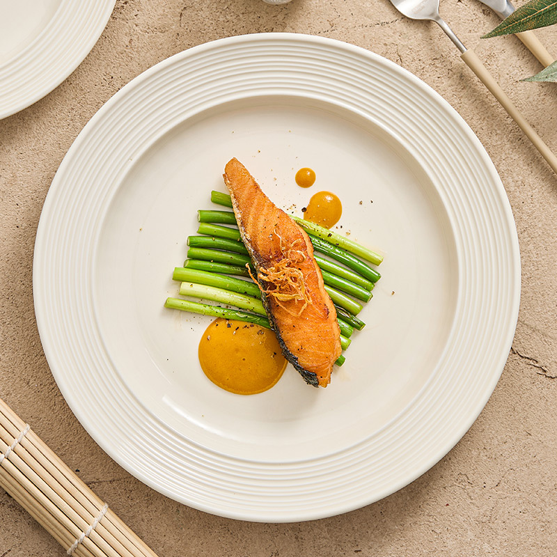 Đĩa kiểu kem, dùng trong gia đình, mẫu mới 2025, đĩa ăn steak, đĩa ăn sáng tròn gốm sứ cao cấp, sang trọng nhẹ nhàng, dùng để bày món ăn.