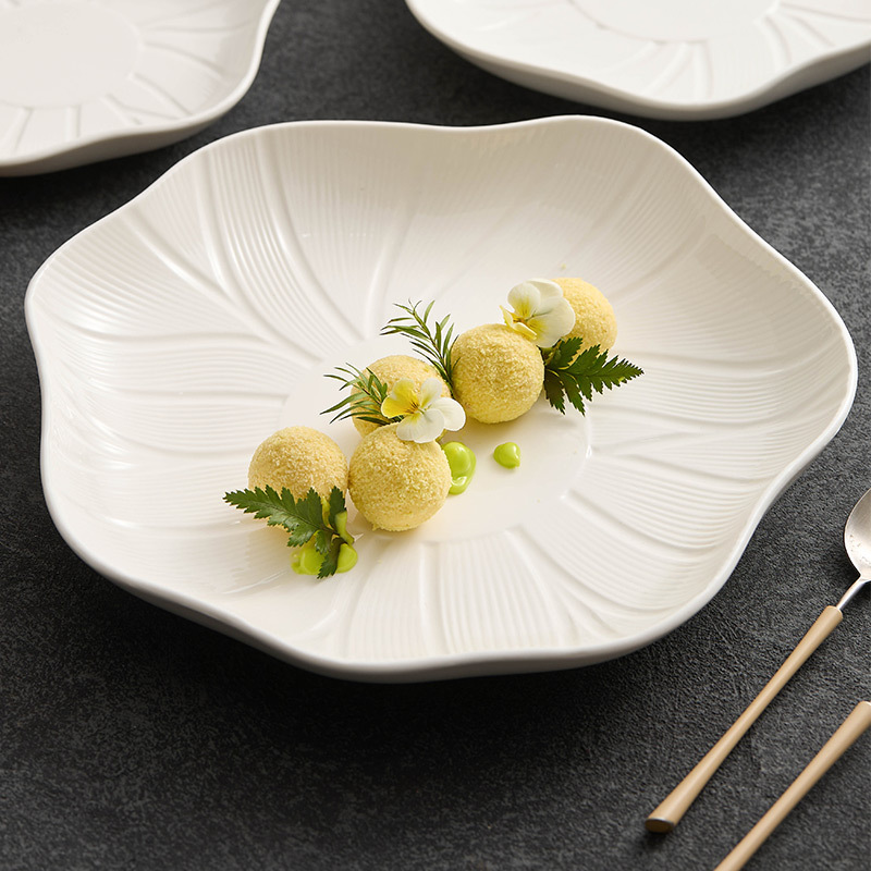 Đĩa gốm sứ kiểu Tây Bauhinia Đĩa thức ăn gia dụng Đĩa thức ăn không quy tắc Bộ đồ ăn khách sạn Đĩa thức ăn sáng tạo