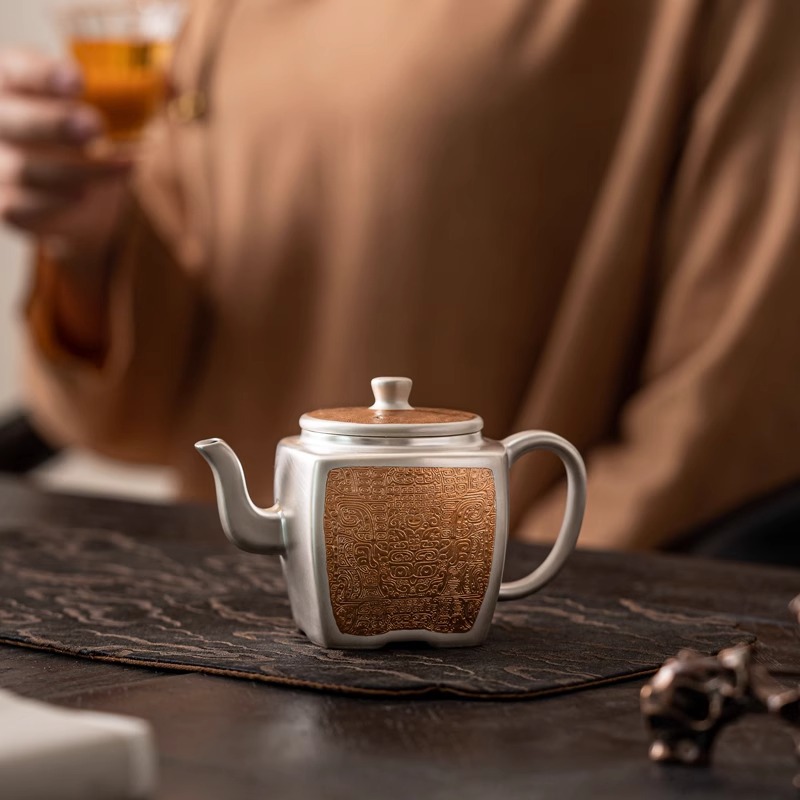 Túi đồng bộ trà Kung Fu Bạc Bộ trà mạ bạc bảo vệ sức khỏe Cốc trà bằng đồng mạ vàng chống bỏng Gốm Sứ Cổ Điển bộ nhỏ Ấm trà lọc