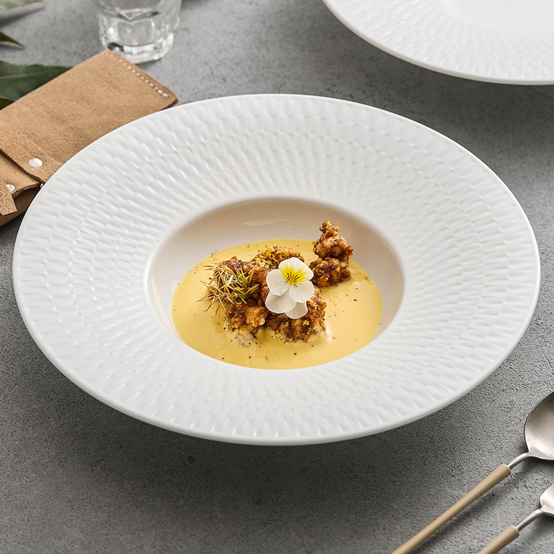 Đĩa ăn đĩa mũ rơm gốm nổi đĩa tròn màu trắng Bộ đồ ăn khách sạn Đĩa có giá trị cao Đĩa gia dụng Đĩa canh đậm đà