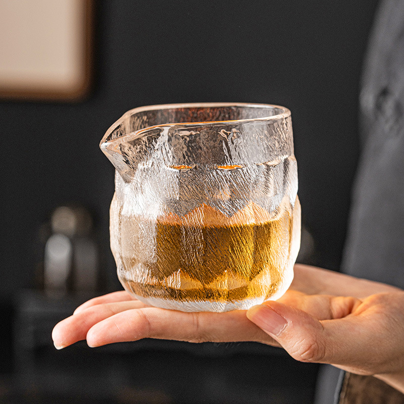 Cốc công bằng thủy tinh Yunwu, cốc công cộng trong suốt dày chịu nhiệt, phụ kiện bộ trà kungfu biển trà, dụng cụ chia trà, cốc đều