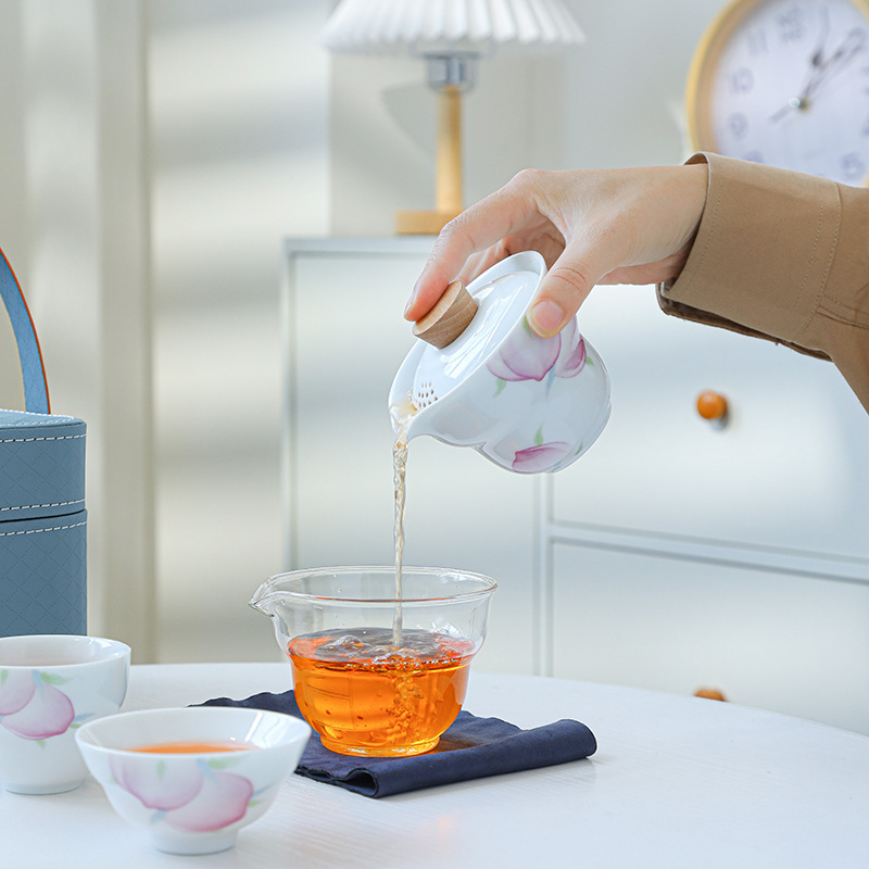 Bộ trà du lịch ngoài trời di động Bình vàng kem Nhật Bản một cốc ba cốc đơn giản ấm trà ngoài trời quà tặng