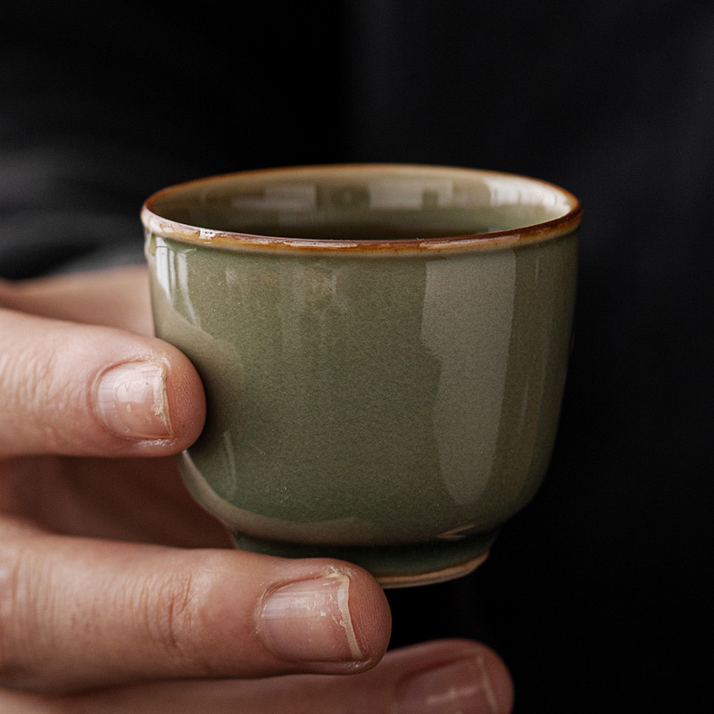 Dụng cụ pha trà Kung Fu bằng men ngọc Yue Kiln Cốc pha trà gia dụng gốm sứ Cốc chủ nhân Cốc đơn Cốc Trà Chân Cao Cổ Điển Cốc trà