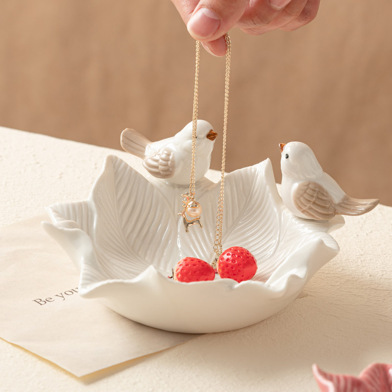 Khay đựng chìa khóa trang sức khay đựng mỹ phẩm để bàn phòng khách gia dụng khay đựng đồ trang trí đồ trang sức nhỏ dễ thương bằng gốm sứ