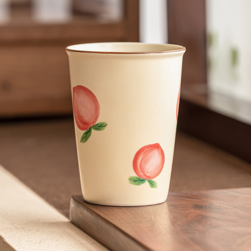 Cốc coca đào vẽ tay màu hồng cốc nước gốm sứ dung tích lớn cốc tiện dụng gia dụng cốc uống sữa bữa sáng cốc cà phê cốc trà