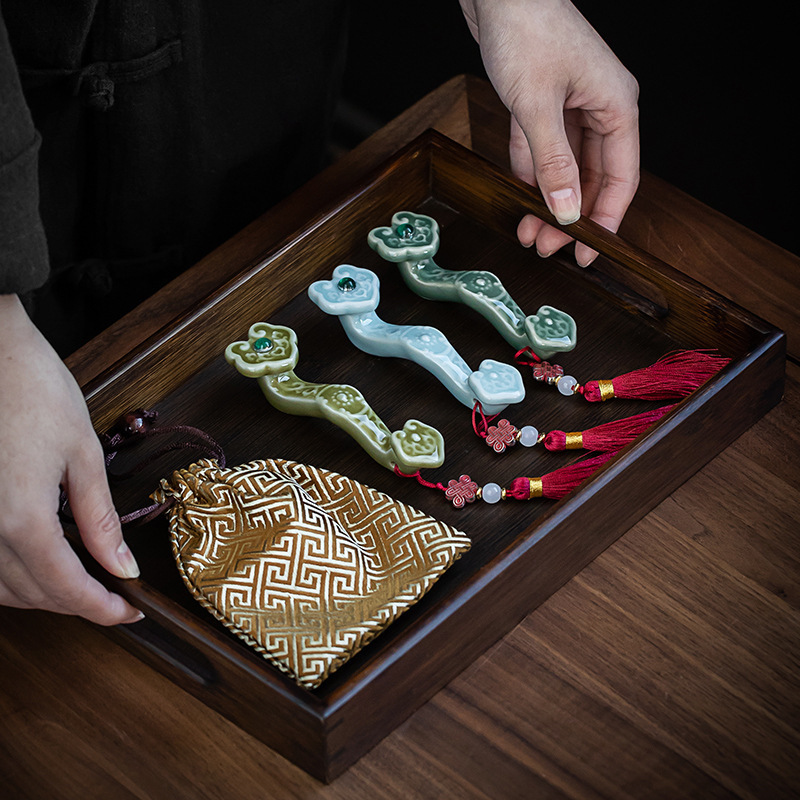 Đồ trang trí Meiziqing Ruyi đồ trang trí bằng gốm sứ mỹ nghệ phòng khách tốt lành ngọc Ruyi phòng trà văn phòng Trung Quốc