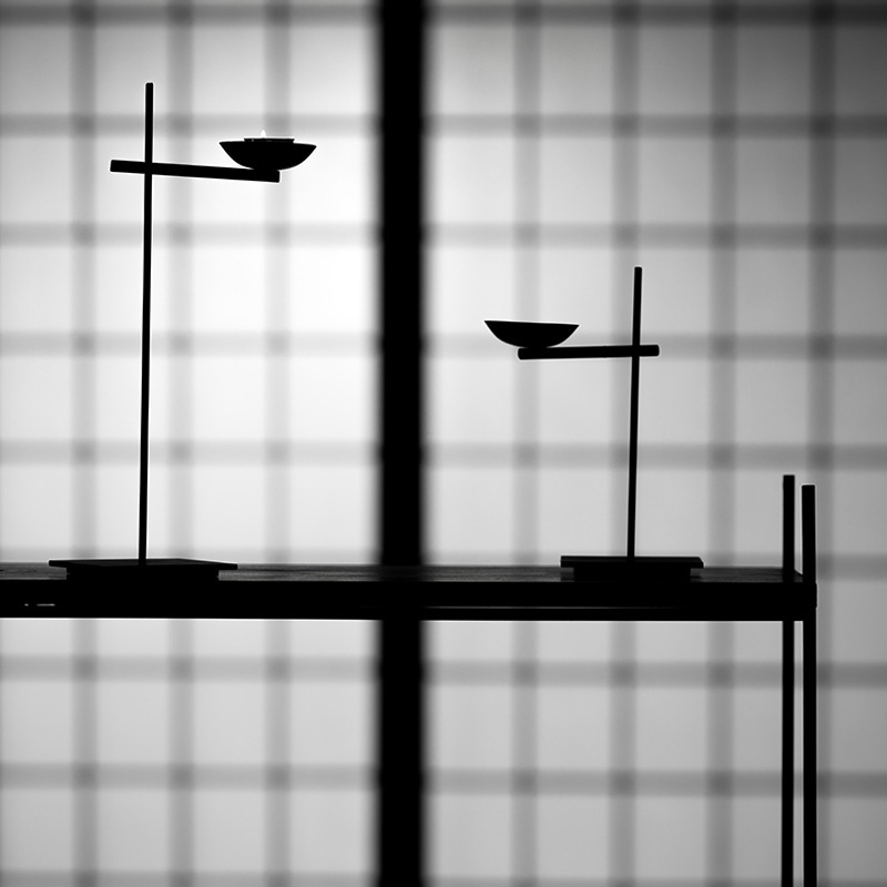 Bàn nến sắt rèn phong cách Nhật Bản Da'antang bàn đèn dầu trang trí cổ điển bàn nến sắt rèn bàn trang trí phòng trà B & B