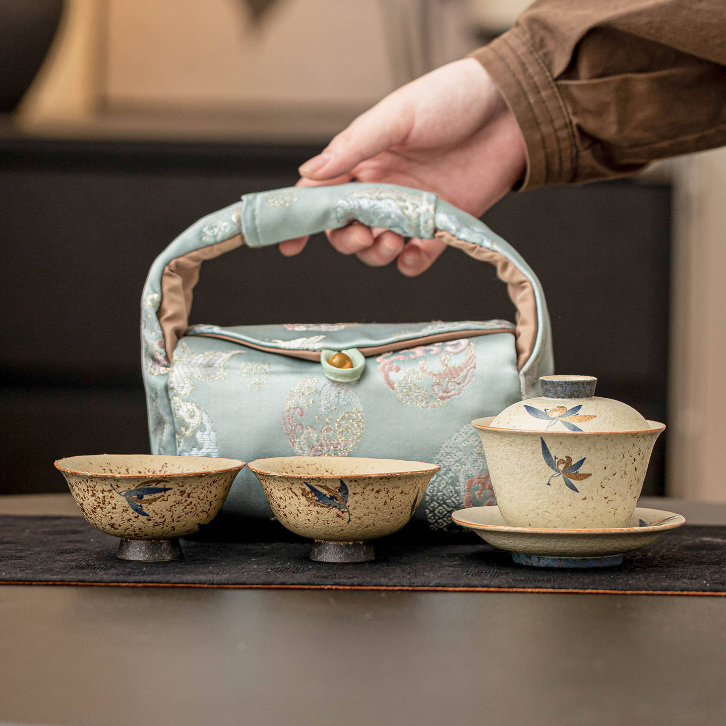 Bộ bát có nắp tam tài màu xanh trắng đá lửa bộ nhỏ bộ trà hoa lan hồ điệp vàng bộ trà công phu cao cấp dùng trong gia đình