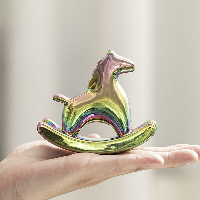 Sáng tạo gốm sứ ngựa bập bênh đồ trang trí hiện đại đơn giản trang trí nhà cửa thủ công phòng khách máy tính để bàn tủ TV nội thất