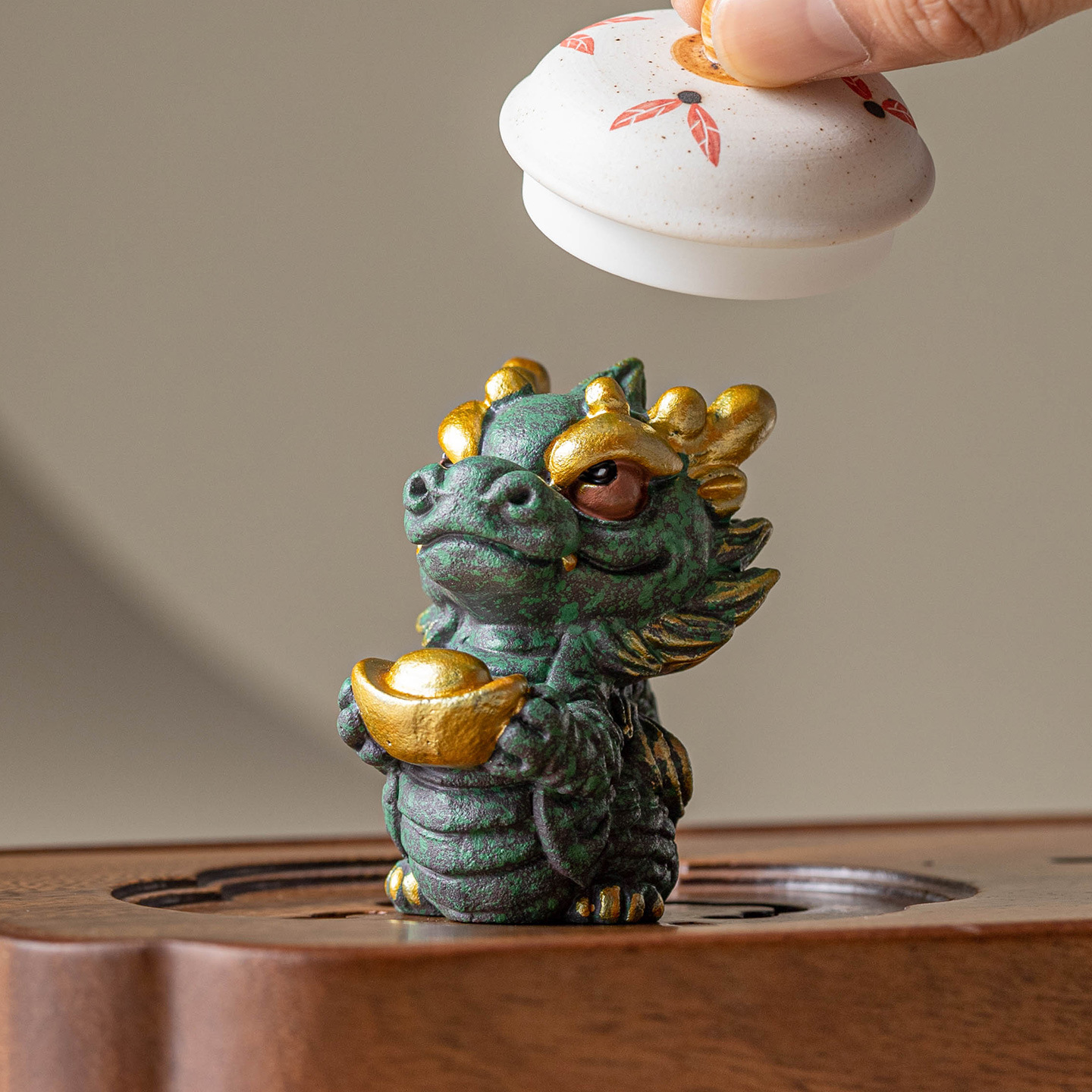 Nhà máy may mắn bốn linh hồn, con thú, thủy triều quốc gia, màu vàng, rồng xanh, đồ trang trí, đồ trang trí, phòng học, chặn giấy, linh vật thủ công