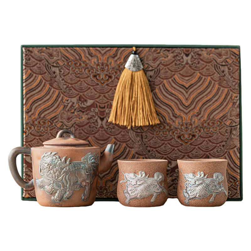 Bộ đồ trà một ấm hai tách bằng bùn đá cũ mô tả quái thú bạc, ấm trà thủ công cổ điển, hộp quà trà đơn giản