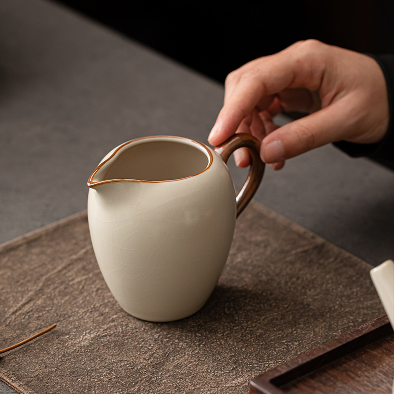 Cốc đường hầm lò Ru màu be cốc trà đồng phục gia dụng dụng dụng cụ trà Kung Fu gốm sứ cốc đơn phụ kiện dụng cụ trà có thể nâng