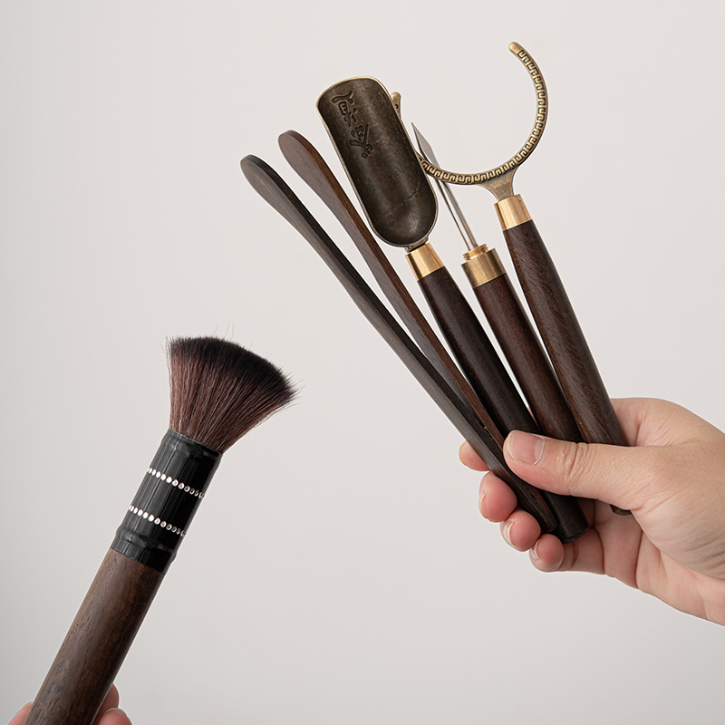 Sơn Hải Quan Gradient Trà đạo Sáu quý ông làm bằng tay gốm thô Hộp đựng bút Trà Đạo Nguyên bộ hợp kim phụ kiện gỗ rắn