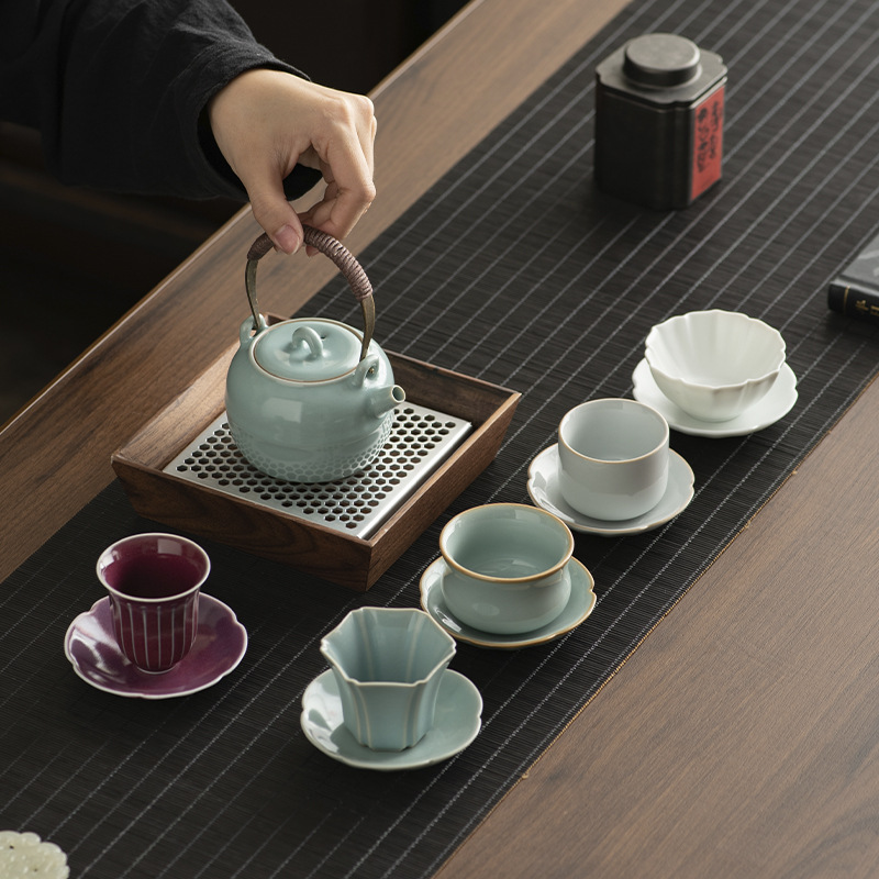 Bộ ấm chén trà Kung Fu nổi tiếng của Tử Cấm Thành, gồm một ấm và bốn chén, hộp quà tặng bộ ấm chén gốm sứ, bộ ấm chén nhỏ.