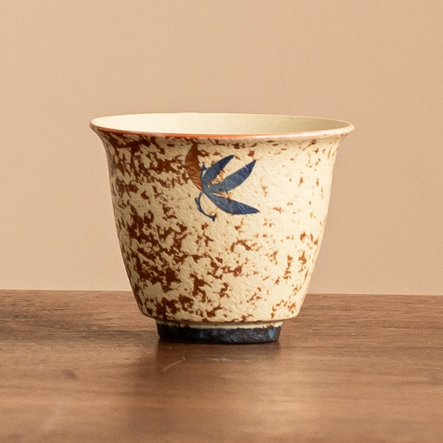 Màu xanh và trắng đá lửa đỏ chủ nhân cốc trà hoa lan bướm vàng cốc trà nhỏ cốc trà hình đồng hồ chuyên dụng cá nhân bộ trà gốm sứ