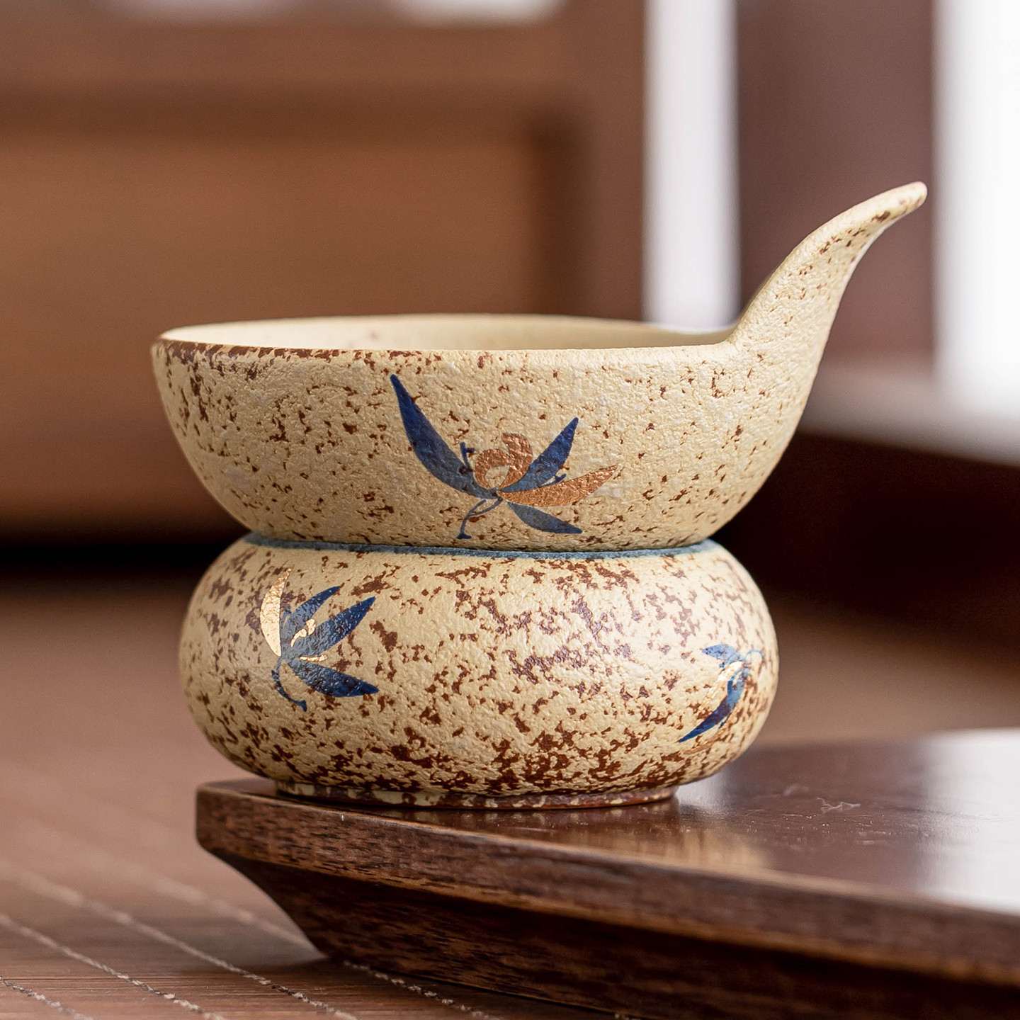 Bộ lọc trà đá lửa trắng xanh Bộ lọc trà hoa lan hồ điệp Bộ lọc trà gốm sứ Bộ lọc trà đơn Trung Quốc