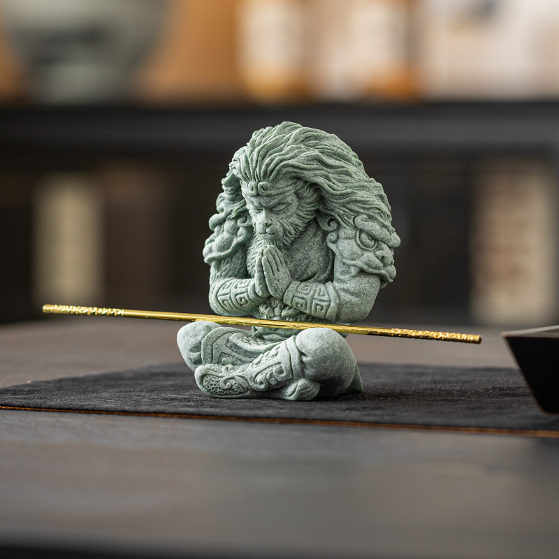 Đá sa thạch xanh Tôn Ngộ Không giác ngộ để bàn trà thú cưng cao cấp sáng tạo đồ trang trí bể cá cảnh quan trang trí văn phòng tại nhà