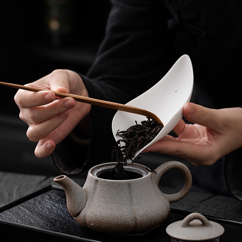 Thìa trà trắng nguyên bản xẻng Trà Sen Trà sáng tạo phụ kiện trà đạo gốm sứ gia dụng tách trà dụng cụ lấy trà thưởng trà tỉnh trà