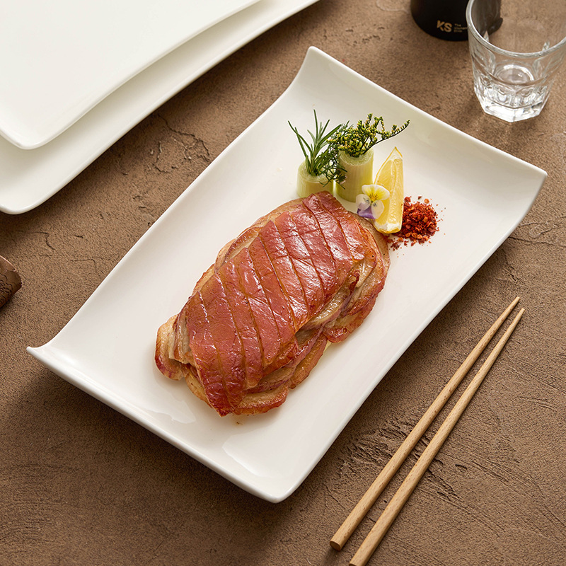 Đĩa gốm sứ cạnh vuông chữ dài Yogurt, đĩa gia dụng, đĩa ăn tối màu trắng trong nhà hàng khách sạn cao cấp, đĩa thịt nướng