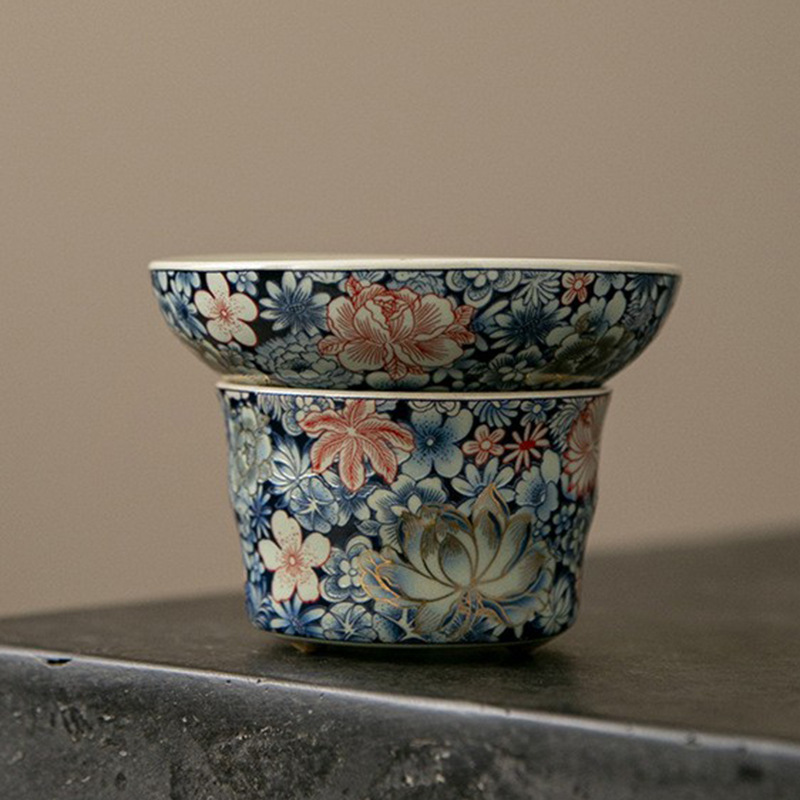 Lọc trà lò Ru màu xanh và trắng lọc trà tích hợp lọc trà lưới pha trà hiện vật pha trà tách trà với men vàng đầy đủ hoa