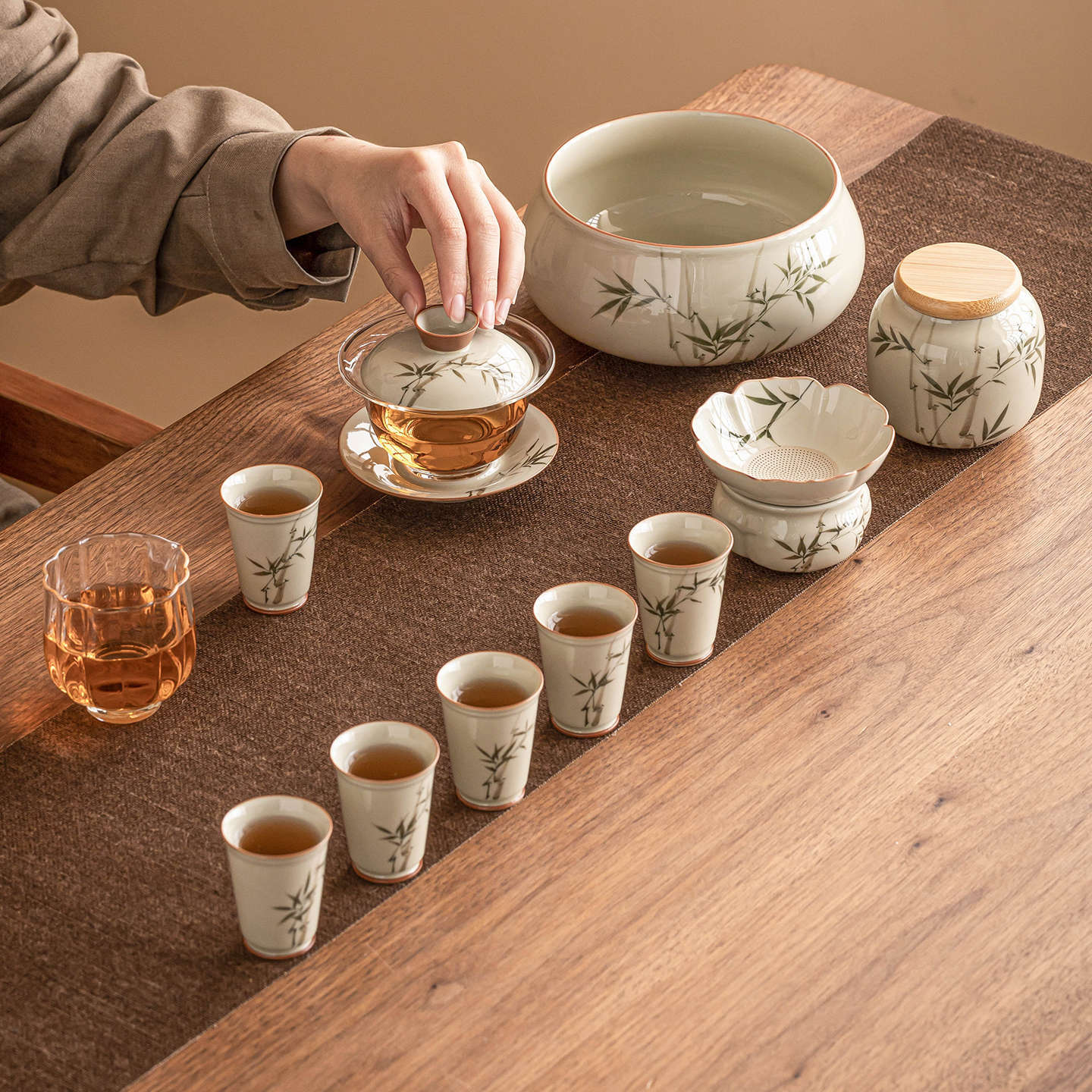 Bộ trà Kung Fu bằng tre xanh ngọc bích vẽ tay cốc trà bát nắp cao cấp gốm sứ mẫu mới 2025 chuyên dùng pha trà gia dụng