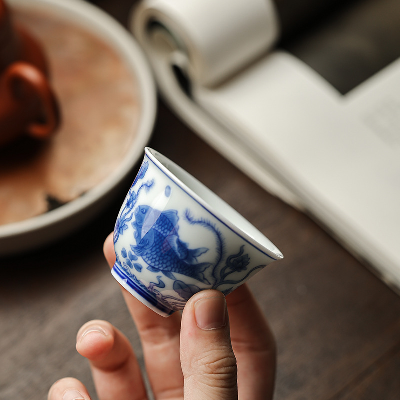 Cốc trà sứ trắng xanh mẫu mới dụng cụ trà kungfu gia dụng cốc trà phục vụ khách hàng bát trà nhỏ cốc chủ nhân gốm sứ