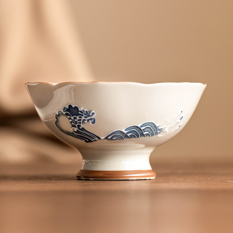 Nhà máy xếp chồng chạm khắc sóng biển chân cao miệng hoa tách trà cốc chủ nhân bộ trà Trung Quốc vẽ tay tách trà cốc trà