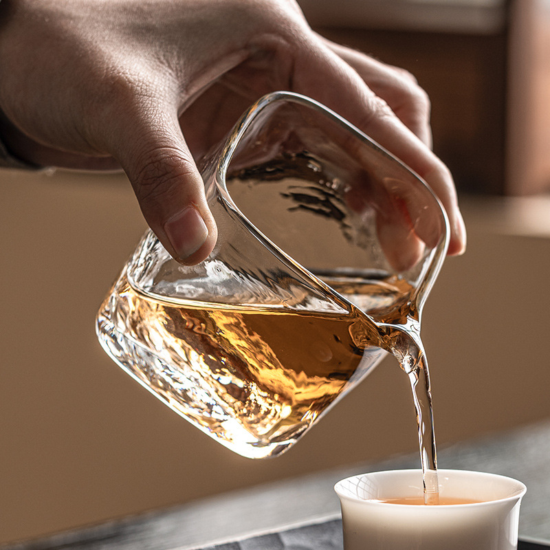 Cốc công bằng vân búa thủy tinh trong suốt cao cấp pha trà biển dụng cụ chia trà dụng cụ pha trà dụng cụ pha trà dung tích lớn gia dụng cốc đều