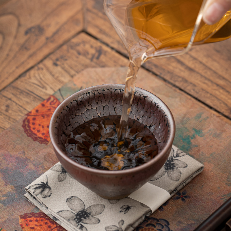 Cốc pha trà bằng sắt pha đổi màu bằng tay cốc Chủ Bộ trà gốm sứ cốc trà chén trà chén dầu xanh