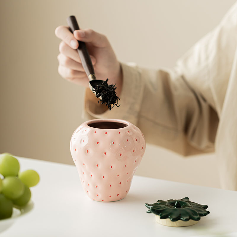Lọ trà dâu tây đồ trang trí trang trí gia dụng gốm sứ sáng tạo lọ đựng đồ kín lọ đựng trà lọ đựng trà phụ kiện bộ trà