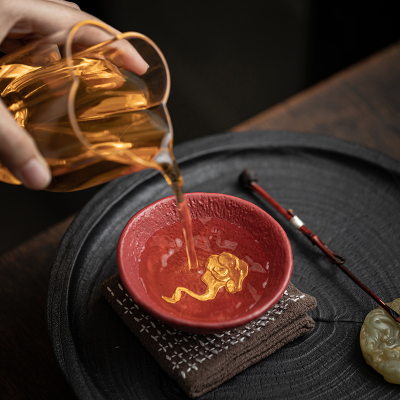 Bức tường cung điện màu đỏ tốt lành đám mây mạ bạc đôi cốc gốm sứ màu đỏ cốc lễ hội cốc chủ sở hữu bộ hộp quà tặng