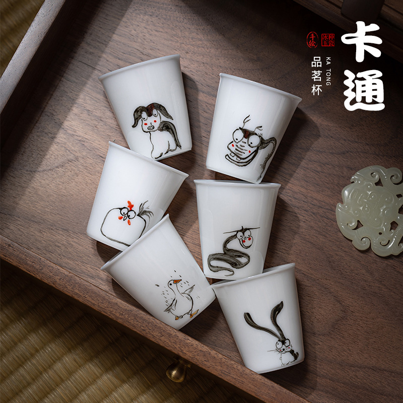 Cốc trà sứ ngọc bích loại băng Đồ sứ trắng Dehua Bộ trà Kung Fu hoạt hình vẽ tay cốc đơn tách trà cốc chủ nhân cốc hương thơm