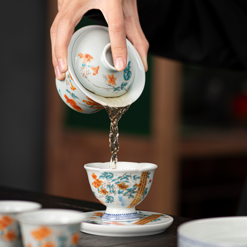 Bộ ấm chén trà gốm sứ cao cấp phong cách retro màu xanh trắng, họa tiết cá, kiểu dáng sang trọng, thích hợp làm quà tặng cao cấp, dùng trong văn phòng, lễ tân.