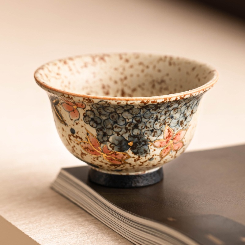 Cốc trà gốm sứ cao cấp màu xanh và trắng đá lửa đỏ sơn vàng hoa cẩm tú cầu dập tay cốc lớn chủ nhân cốc trà cốc trà