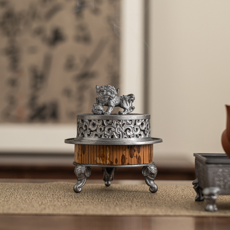 Hương thơm sang trọng nhẹ kiểu Trung Quốc mới hàng rào cổ kính thiếc cũ thiếc tinh khiết bếp sư tử Lư hương trà đạo hương liệu gia dụng trong nhà hộp đựng hương