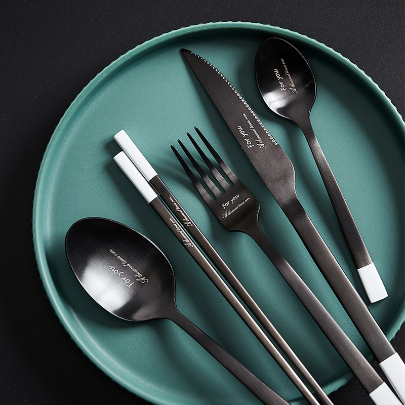 Bộ dao kéo đồ ăn phương Tây ins Bắc Âu Bộ dao kéo dao kéo bít tết bằng thép không gỉ 304 Bộ dao kéo ba chiếc thìa ăn chính gia đình