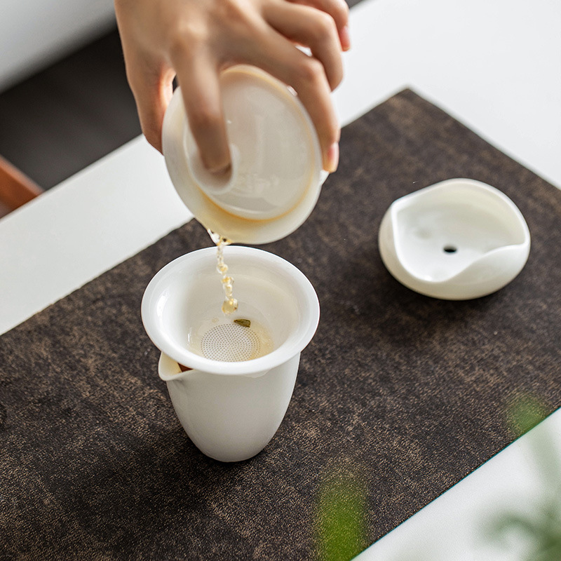 Dehua mỡ cừu ngọc trắng sứ lọc trà Bộ trà gốm sứ Phễu toàn sứ Bộ lọc một mảnh lưới lọc trà bộ lọc trà