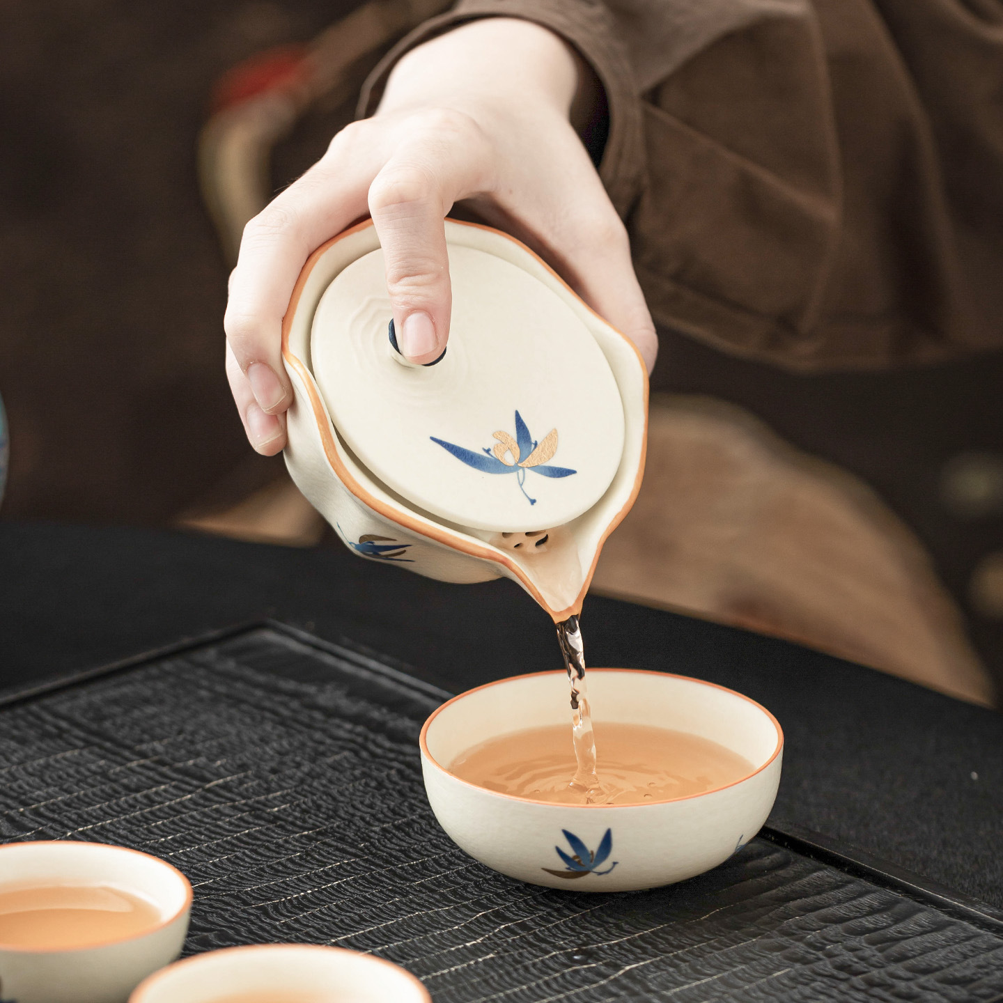 Bộ ấm trà du lịch màu trắng mỏ đá, bộ ấm trà gốm sứ, bộ ấm trà, một ấm ba chén, túi đựng trà