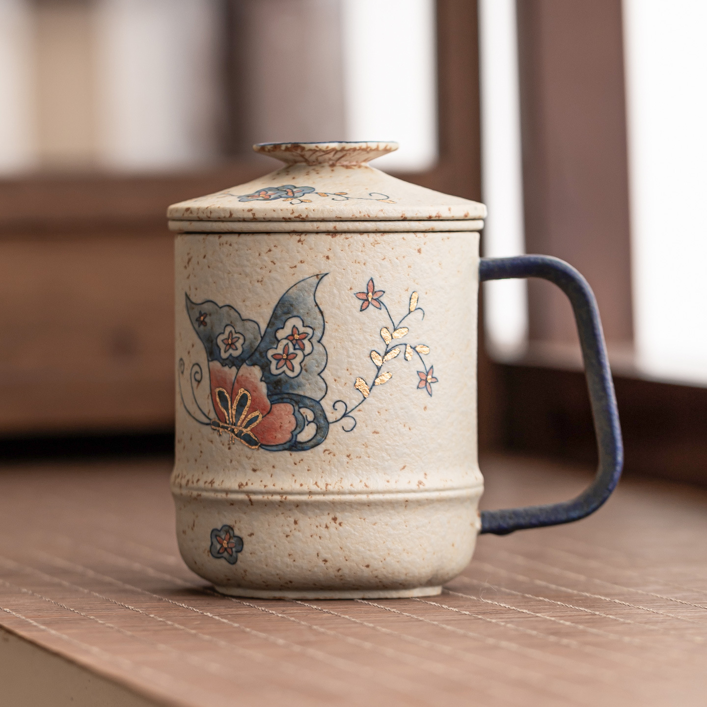 Nhà máy màu xanh và trắng đá lửa cốc uống trà màu đỏ bướm yêu hoa trà tách cốc gốm sứ cổ điển cốc nước có nắp